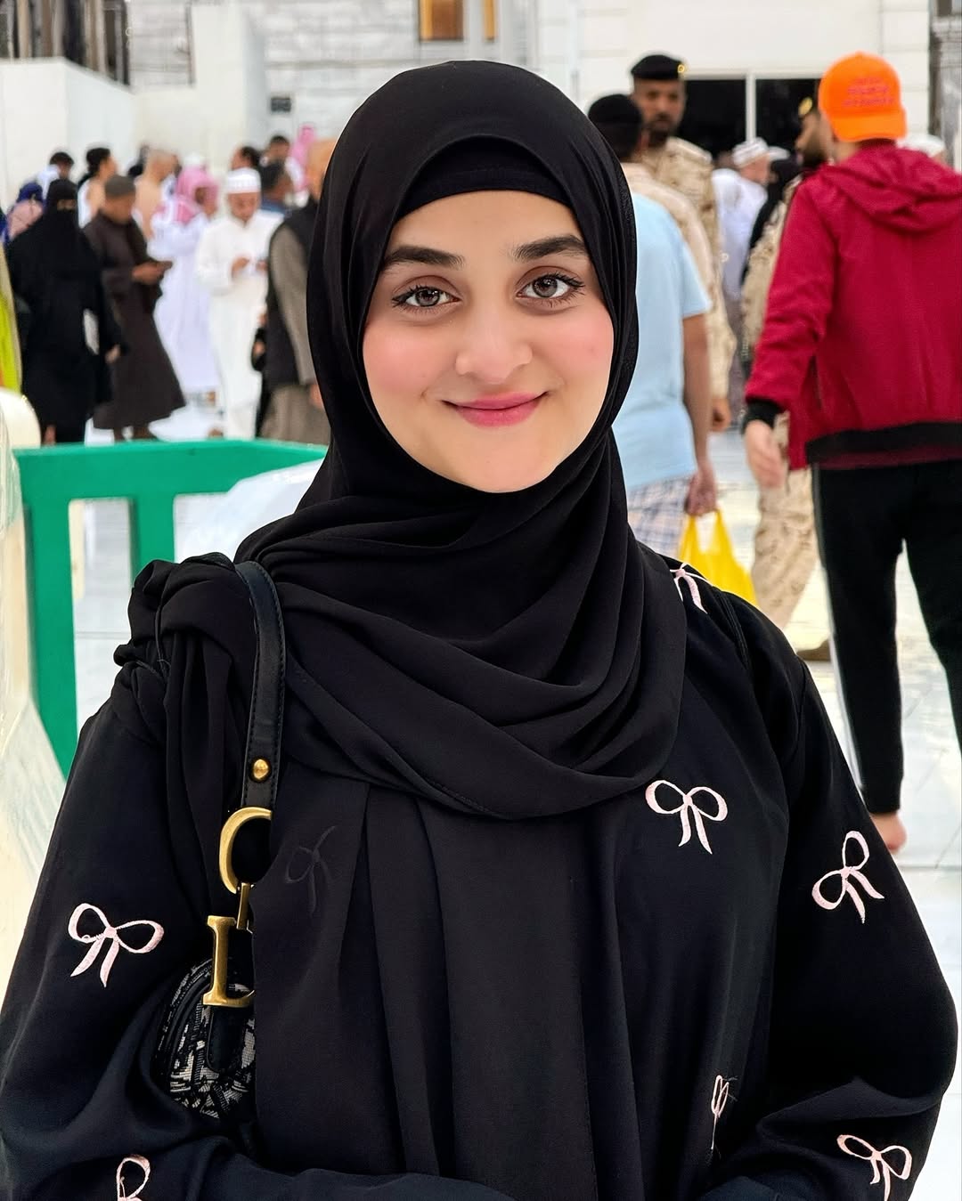 Conqueete Bow Embroidery Abaya - Black