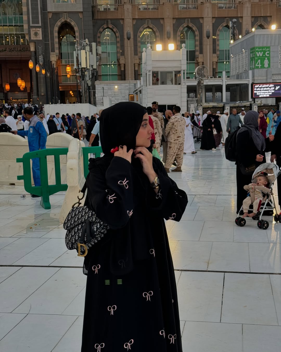 Conqueete Bow Embroidery Abaya - Black