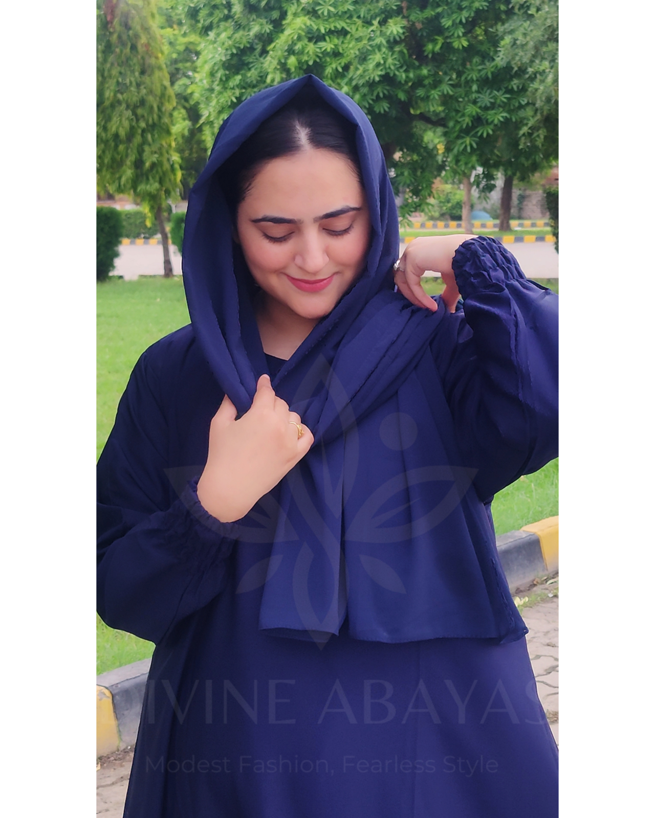 Classic Smocked Sleeve Abaya - Navy Blue