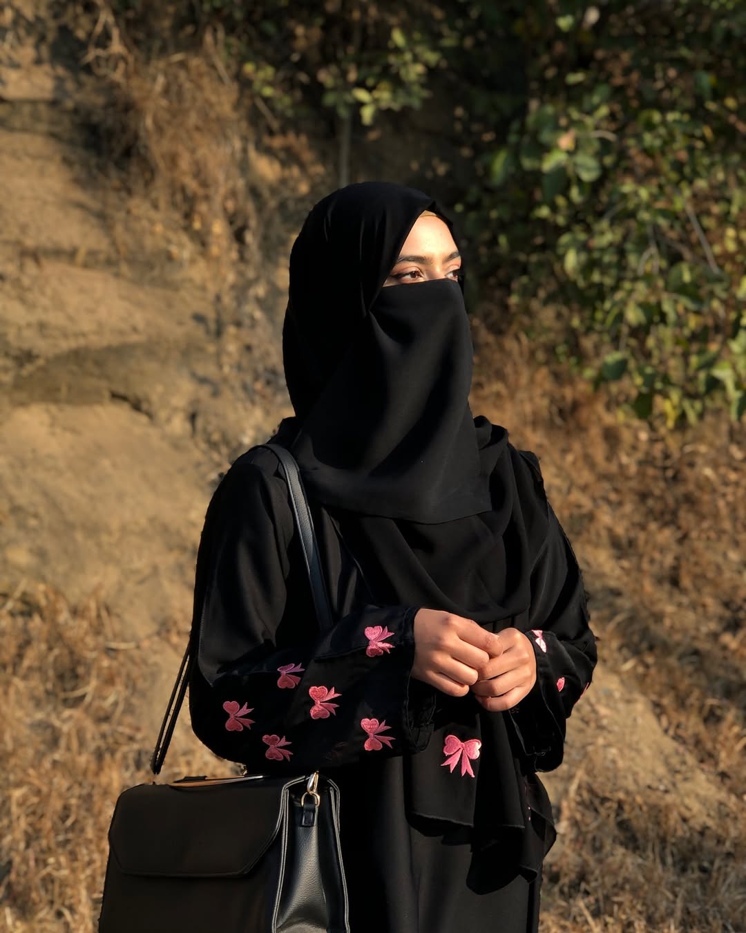 Pookie Bow Abaya