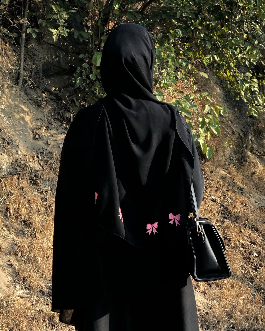 Pookie Bow Abaya