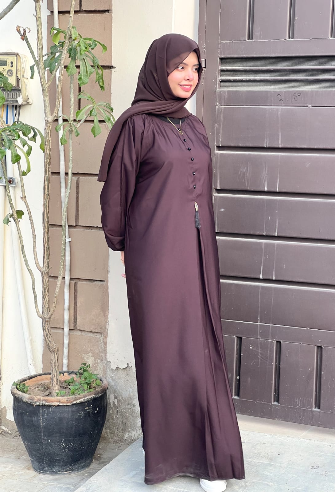 Elegant Tassel Abaya - DARK BROWN
