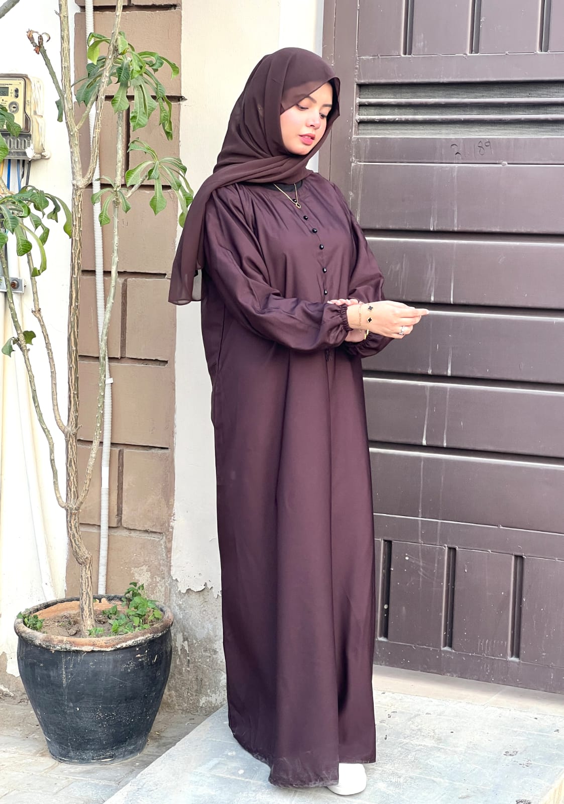 Elegant Tassel Abaya - DARK BROWN