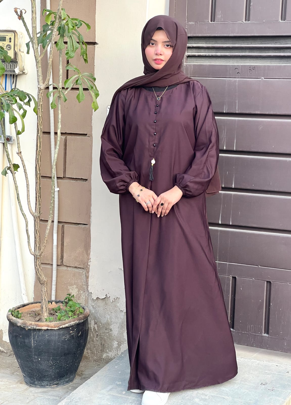 Elegant Tassel Abaya - DARK BROWN