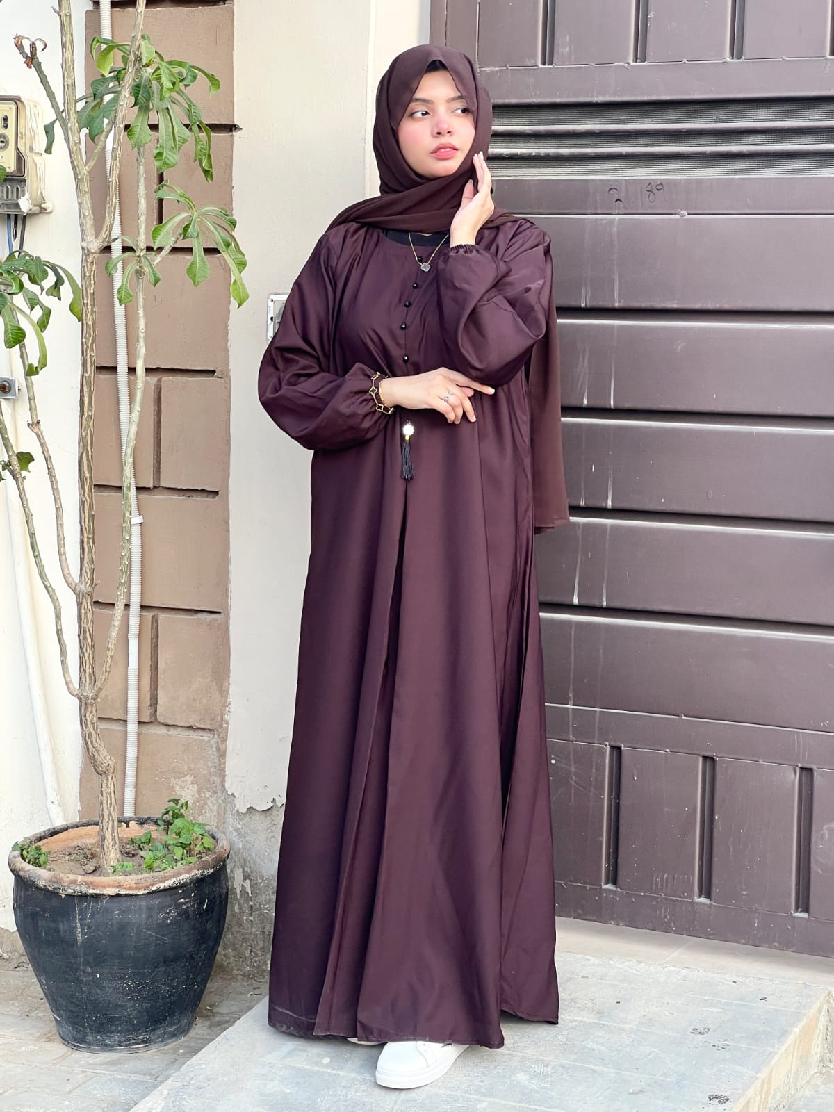Elegant Tassel Abaya - DARK BROWN