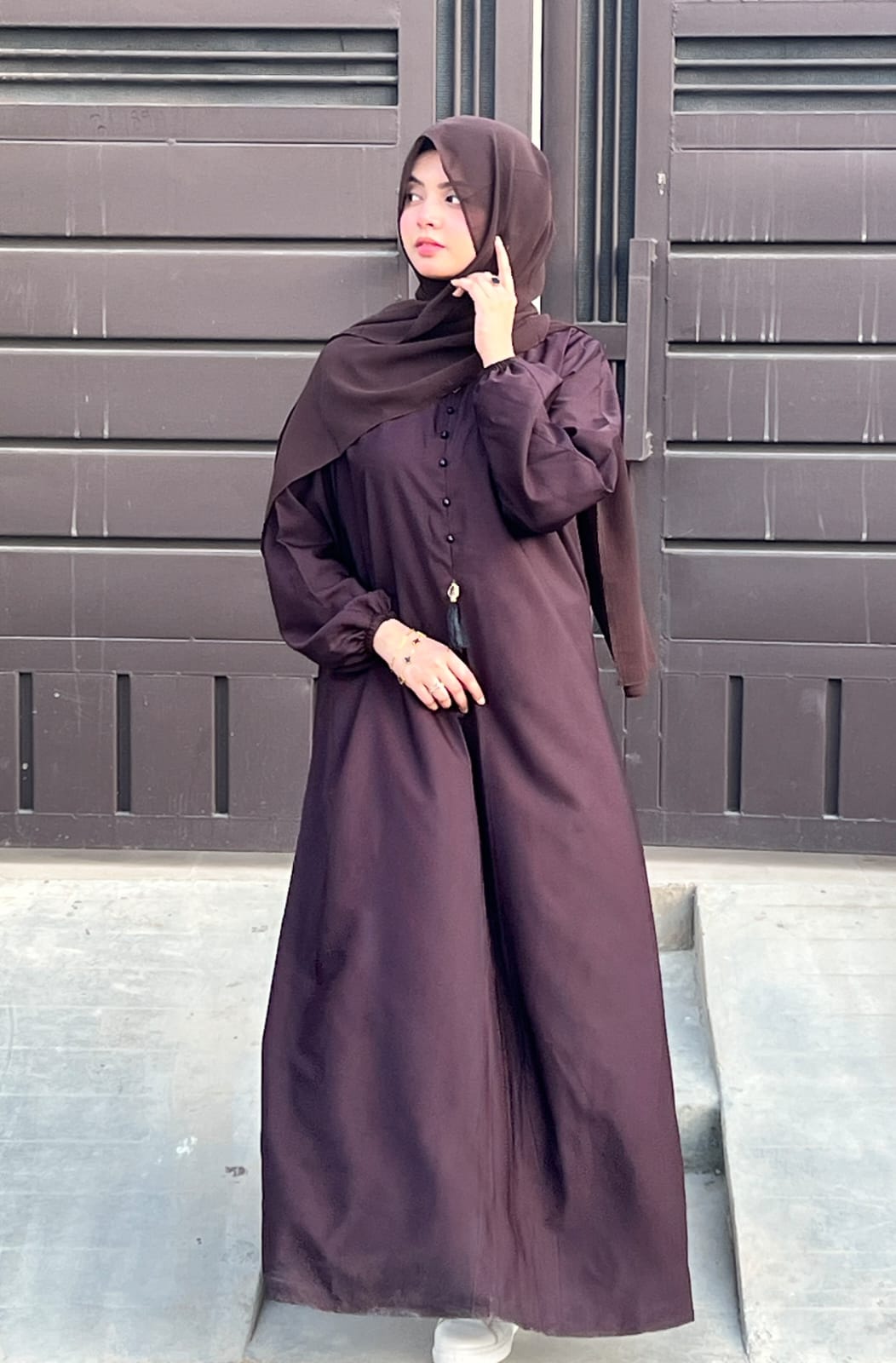 Elegant Tassel Abaya - DARK BROWN