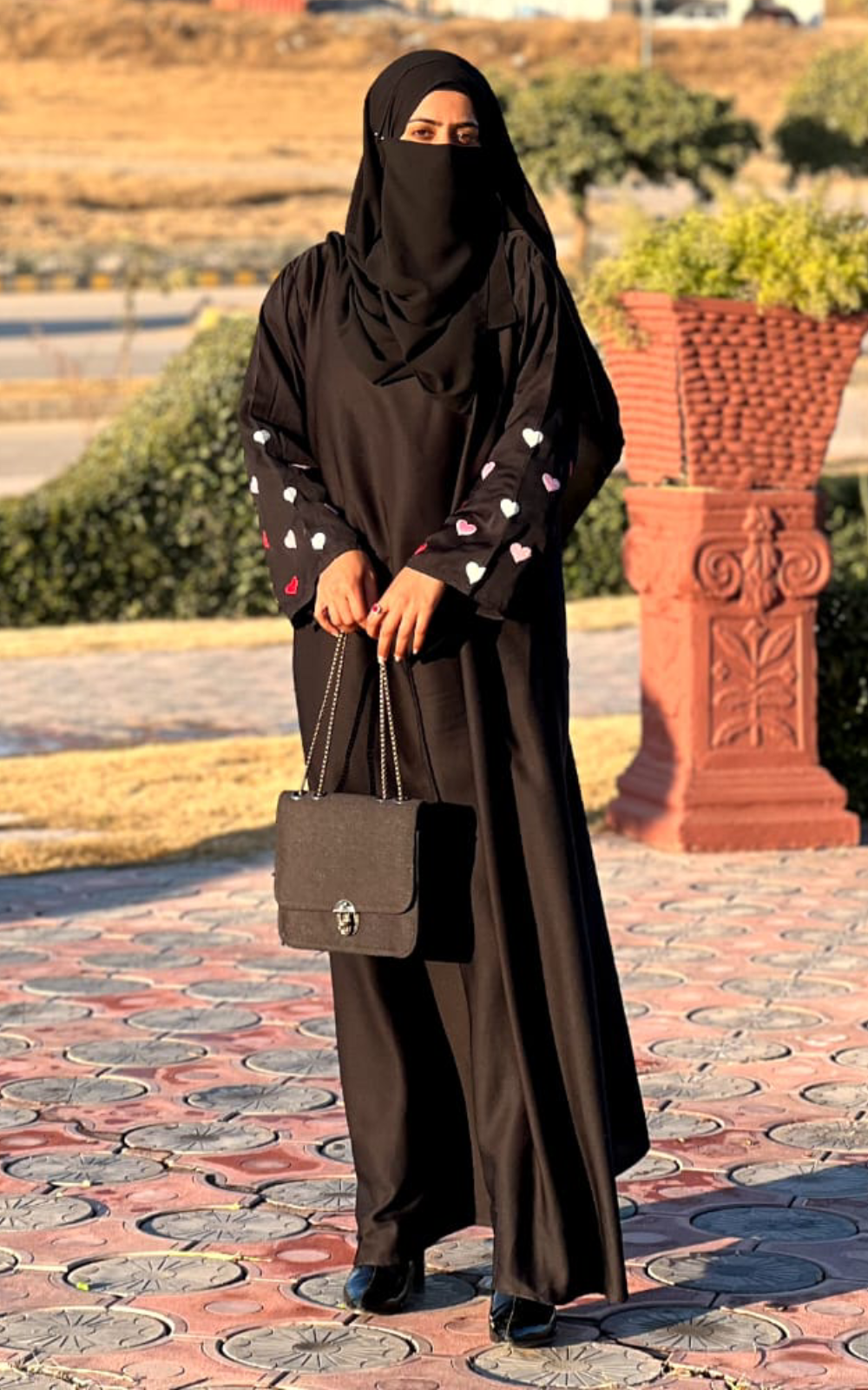 Heart Accents Bell-Sleeve Embroidery Abaya